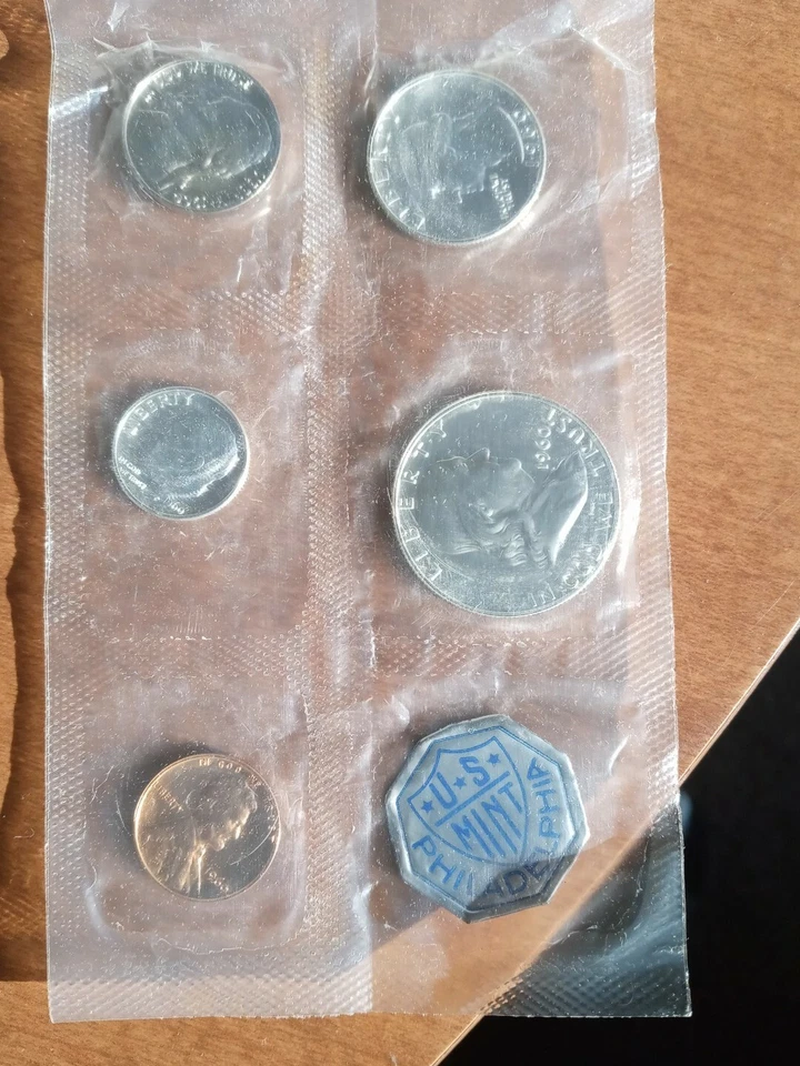 Americana Series "Vanishing Classics Collection" 5 Coin Set in Plastic  - Image 1 of 1