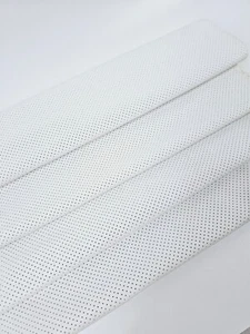 Cuero suave fino perforado con patrón blanco - Imagen 1 de 3