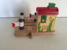 Chuggington Wooden Train Crossing Signal Gate Lights & Sounds Fits BRIO & Thomas