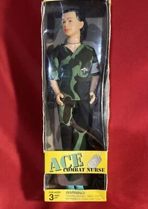 Muñeca ACE COMBAT NURSE Muñeca Medline está sin usar y todavía adjunta ¡Nueva caja interior!  - Imagen 1 de 5