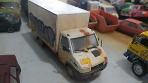 Pegaso Iveco Daily - IXO Salvat - 1/43 modificado grafiti abandonado desguace - Imagen 1 de 10