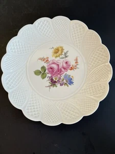 Antique Meissen Hand Painted Rose Flowers Scalloped Waffle Edge Plate 9” - Picture 1 of 7