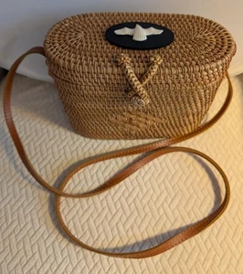 Nantucket Style Seagull Crossbody Bag - Picture 1 of 3