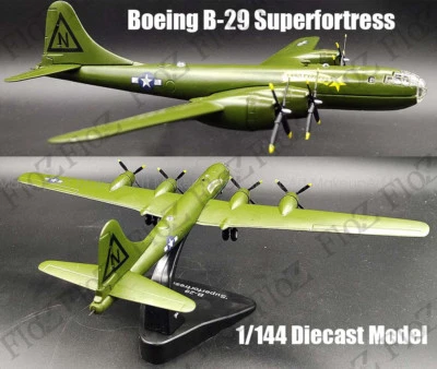WWII Boeing B-29 Superfortress heavy bomber 1/144 plane diecast model - Image 1 of 4
