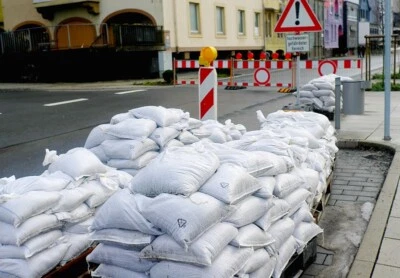 MARKENLOS Hochwasser Sandsack gefüllt m. Rheinsand Hochwassersäcke Hochwasserschutz Säcke