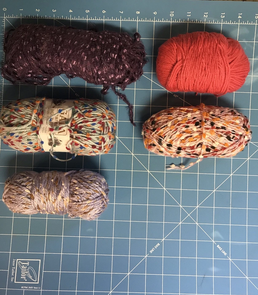 Lote Misto de 5 Fios GALA Novos e Usados Fios Mistas de Fibra Multicoloridos Aposentados - Imagem 1 de 4