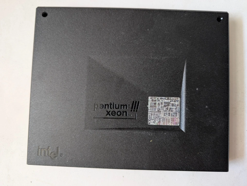 Intel Pentium III Xeon SL4XX 700MHz 100MHz 2MB L2 Cache Processor - Image 1 of 4