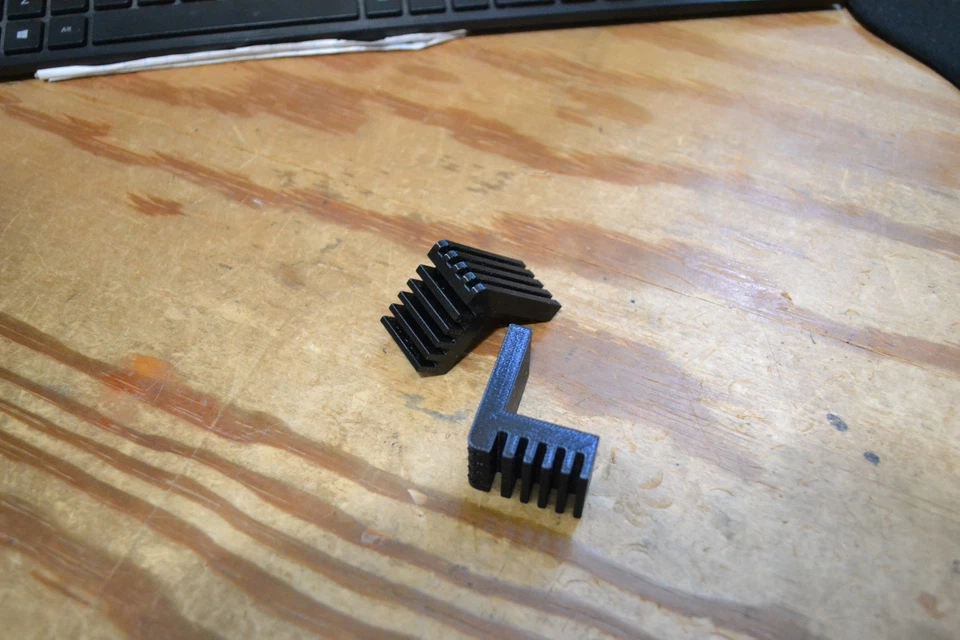 Almohadillas laterales de tanque de goma para Suzuki 85 86 87 88 GSXR750 GSX-R GSXR1100 750 4454527A10 Foto 1 de 1