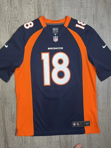 Men’s Medium Nike On Field Denver Broncos Peyton Manning 2012 Football Jersey Cover