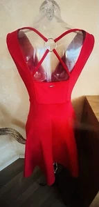Guess Kleid ❤️NEU m. Etikett Rot Gr. M - Metallring extravaganter Rücken - Bild 1 von 9