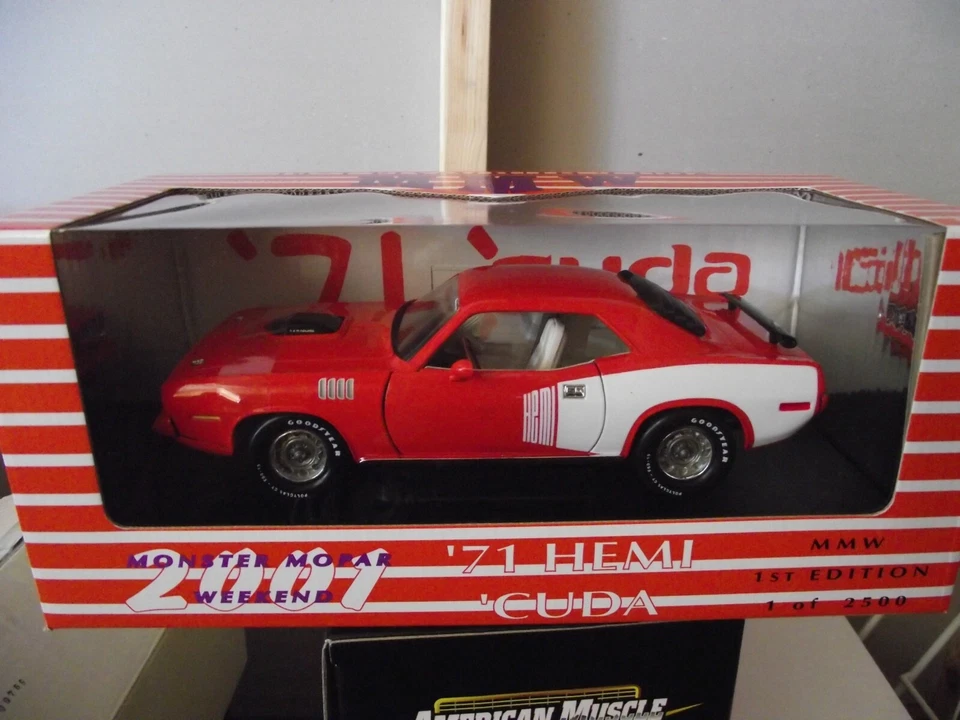 Ertl 1/18 MMW 1971 plymouth hemi cuda orange & white NIB - Image 1 of 1