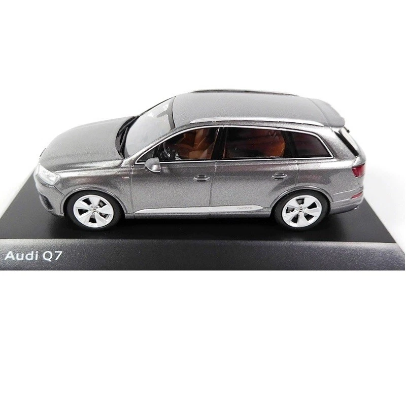 Spark Audi Q7 Grey colour 1:43 modelcar diecast - Image 1 of 1