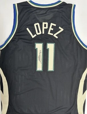 Camiseta deportiva negra réplica personalizada Milw firmada por Brook Lopez campeón de la NBA de los Bucks AUTO - JSA Foto 1 de 3