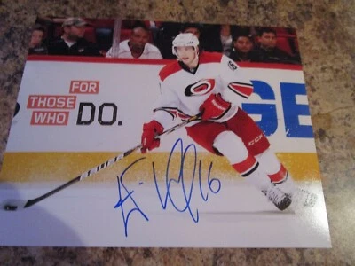 FOTO MATE FIRMADA 8x10 por Elias Lindholm CAROLINA HURACANES (A) Foto 1 de 2