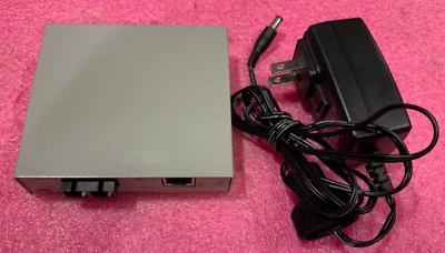 Allied Telesis AT-FS202 10/100Base-TX to 100Base-FX Media Converter + PSU - Image 1 of 4