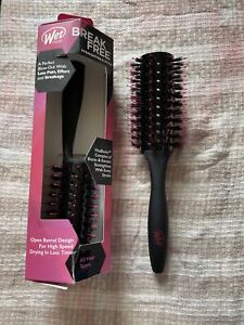 Break Free Fast Dry Round brush -Triangle by Wet Brush - Set Of Two Hair Brushes