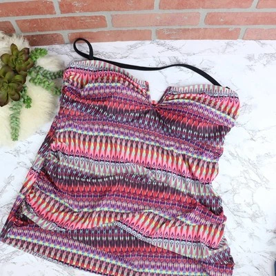 Tankini de natación Liz Lange rosa rojo a rayas geométricas grande Foto 1 de 4