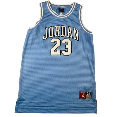 Camiseta deportiva de baloncesto Jordan #23 Carolina azul juvenil L/12-13 años Michael Jordan usada en excelente estado Foto 1 de 4