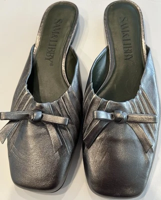 NUEVO CON ETIQUETAS MULAS SAM & LIBBY DE CUERO METÁLICO PLATEADO TALLA 9 M Foto 1 de 4