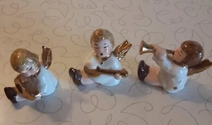 Angeli vintage in ceramica dipinti a mano con strumenti statuine 2" - Foto 1 di 3