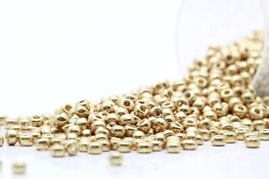 Miyuki Round Rocailles 11/0 Duracoat Galvaninzed Champagne Seed Bead RR-4204 - Picture 1 of 2