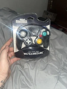 Old Skool Dual Analog Controller for Nintendo Game Cube & Wii - Black - Picture 1 of 2