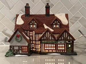 Dipartimento 56 "Ashbury Inn" | Dickens Village #5555-7 ~ scatola/manica originale - Foto 1 di 7