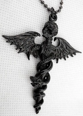 Collar Motley Crue Acabado Negro Dr Feelgood Colgante Calavera Espada Serpiente Nuevo Foto 1 de 4