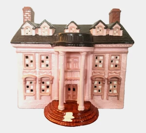 YULETIDE SNOW HAMLET 1989 THE PINK MASION CHRISTMAS VILLAGE HOUSE - Picture 1 of 5