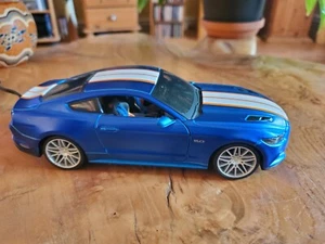 Ford Mustang von Maisto 1:24 mit LED Beleuchtung - Bild 1 von 10