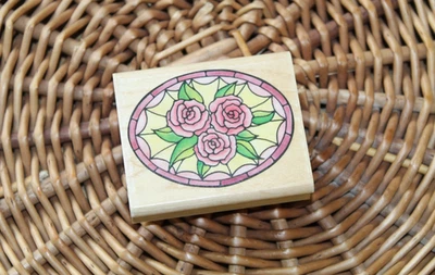 НОВЫЙ Витражный Красный Резиновый {Деревянный Монтируется} Штамп Рукоделие РОЗЫ БОЛЬШЕ НЕ ИЗДАЮЩИЙСЯ Витражное Стекло - Изображение 1 из 4
