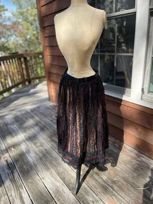 Falda de encaje negra con falda interior naranja, disfraz, teatro, gótico  Foto 1 de 4