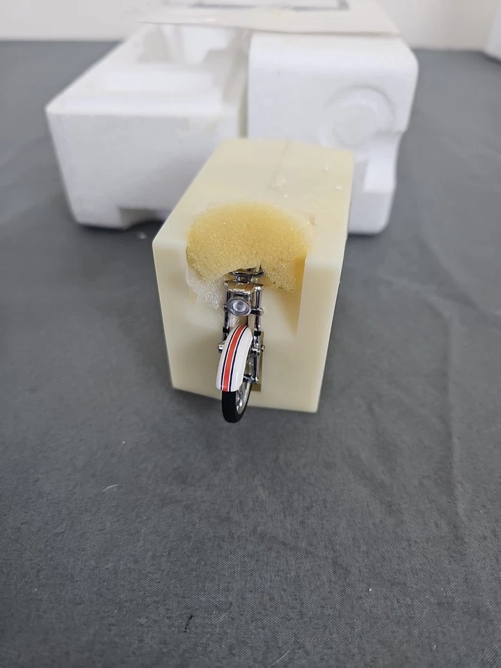 Franklin Mint Harley Davidson 1:24 B11WC30 Motorcycle 1971 Super Glide  New - Image 1 of 4