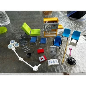 Playmobil City Life Hospital Muebles y Accesorios Paquete 4-10 Años - Imagen 1 de 17