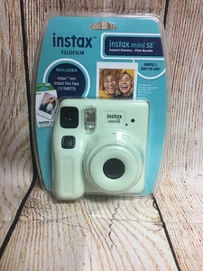 Fujifilm Instax Mini SE analoge Sofortbildkamera grün Blisterkamera / Film Konvolut - Bild 1 von 7