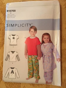 Unused pattern kids 4-8 pajamas & robe, boy or girl, dated 2020 Simplicity - Picture 1 of 2