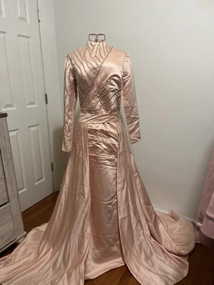 Beautiful Champagne Dress With A detachable Train - Image 1 of 2