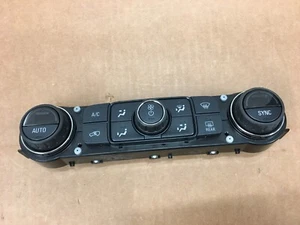Silverado Sierra Automatic Climate AC Heater Control OEM 84164476 - Picture 1 of 4