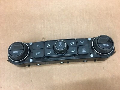 Silverado Sierra Automatic Climate AC Heater Control OEM 84164476 - Image 1 of 4