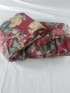 2 Dan River Standard Pillow Sham Set Ruffle Cottage Red Roses Crisp Made USA - Picture 1 of 12