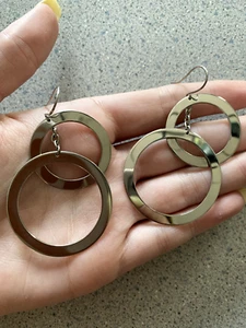 Beautiful Double Circle Round Stainless Steel Silvertone Earrings - Picture 1 of 2