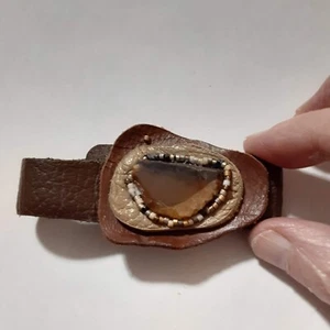 Pulsera envolvente de cuero hecha a mano con cuentas natural 7" - Imagen 1 de 2