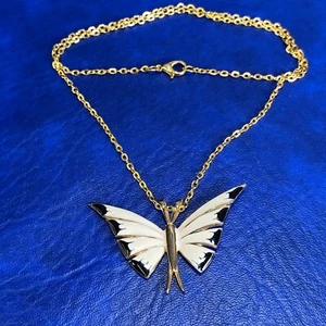Vtg Pendant Necklace Goldtone Metal Enamel Butterfly Bug Insect Figural - Picture 1 of 14