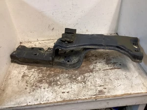 1994-1995 Geo Tracker Suzuki Sidekick Transmission Crossmember 5spd 2WD - Picture 1 of 7