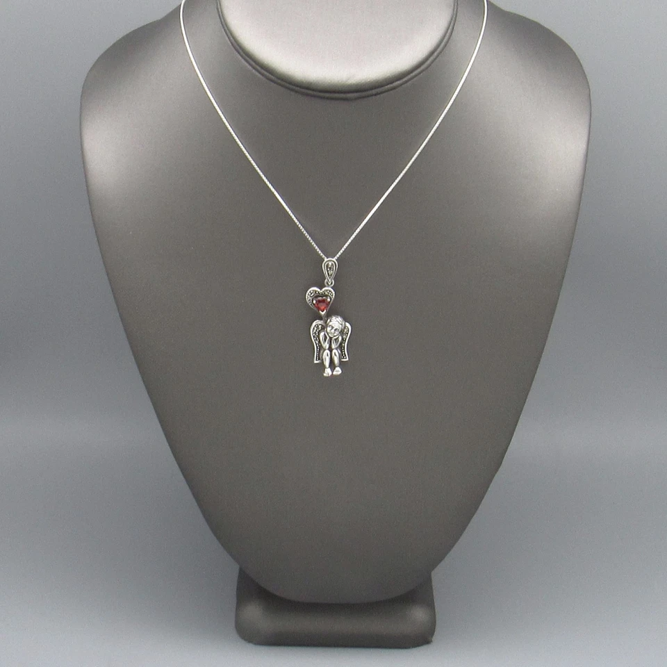 纯银马卡赛石和红色刻面心形石小天使吊坠 — 第 1/1 张图片