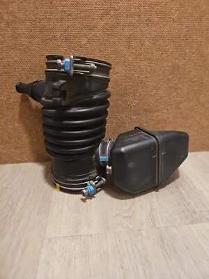 Toyota Sienna 2011 2014 filtro de aire manguera de admisión resonador 17893-0P090 OEM Foto 1 de 4