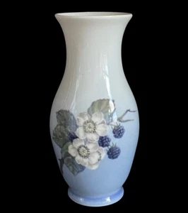 Royal Copenhagen Denmark Blackberry 7" Vase # 288/2289  Mint Condition! - Picture 1 of 4