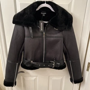 PRETTYLITTLETHING Fliegerjacke mit Fellfutter Kunstleder Schnalle US Größe 2 - Bild 1 von 7