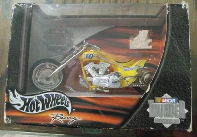 Nueva moto Mattel Hot Wheels Racing NASCAR Thunder Nesquik 2002 #55719 Foto 1 de 4