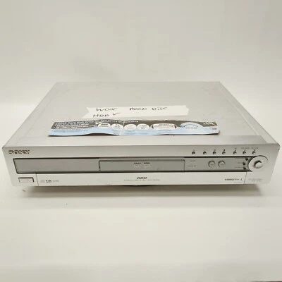 Faulty Sony RDR-HX900 DVD/hard Disk Recorder Silver 160GB HQ Recording 54 Watt - Image 1 of 4